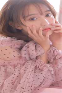 小仙女把JIOJIO放在坤巴上