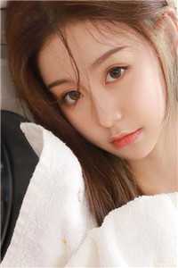 美女撕衣服