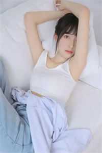 黑色衬衣