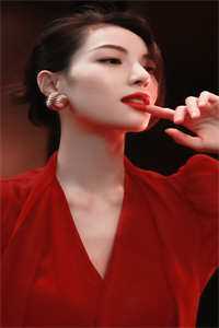 寂寞温泉女主人