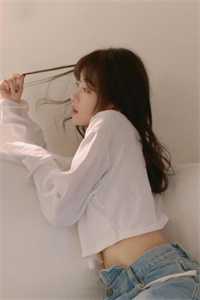 七天眼镜妹