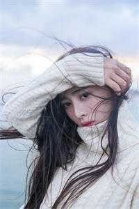 如月真群